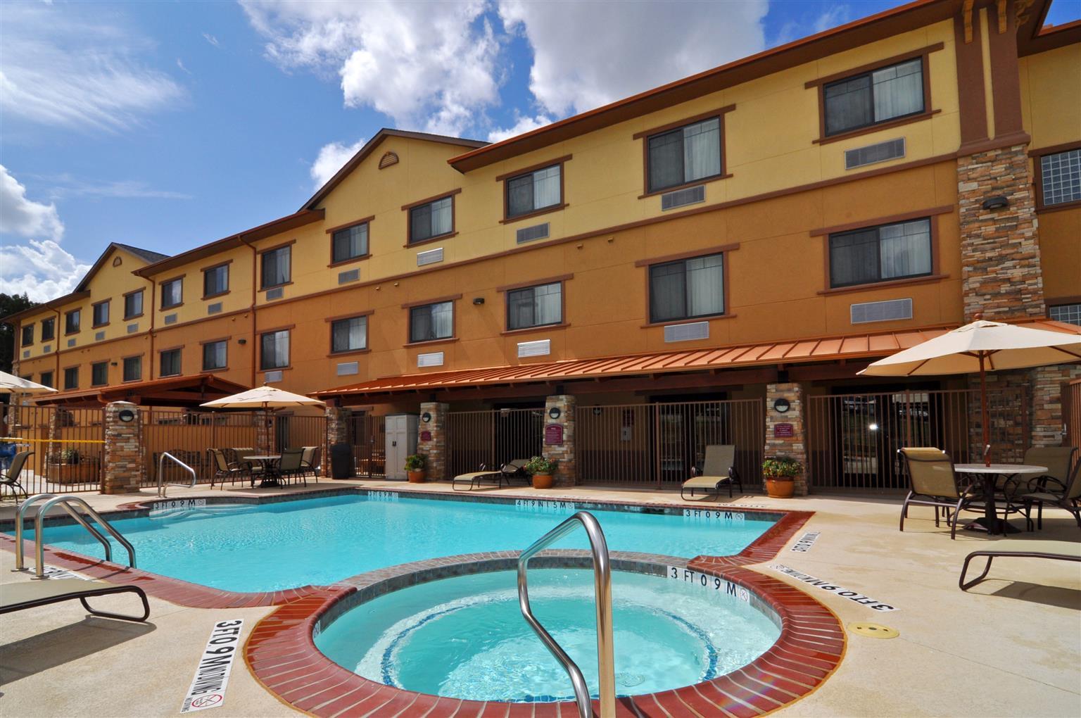 Western Royal Mountain & Hotel Athens
