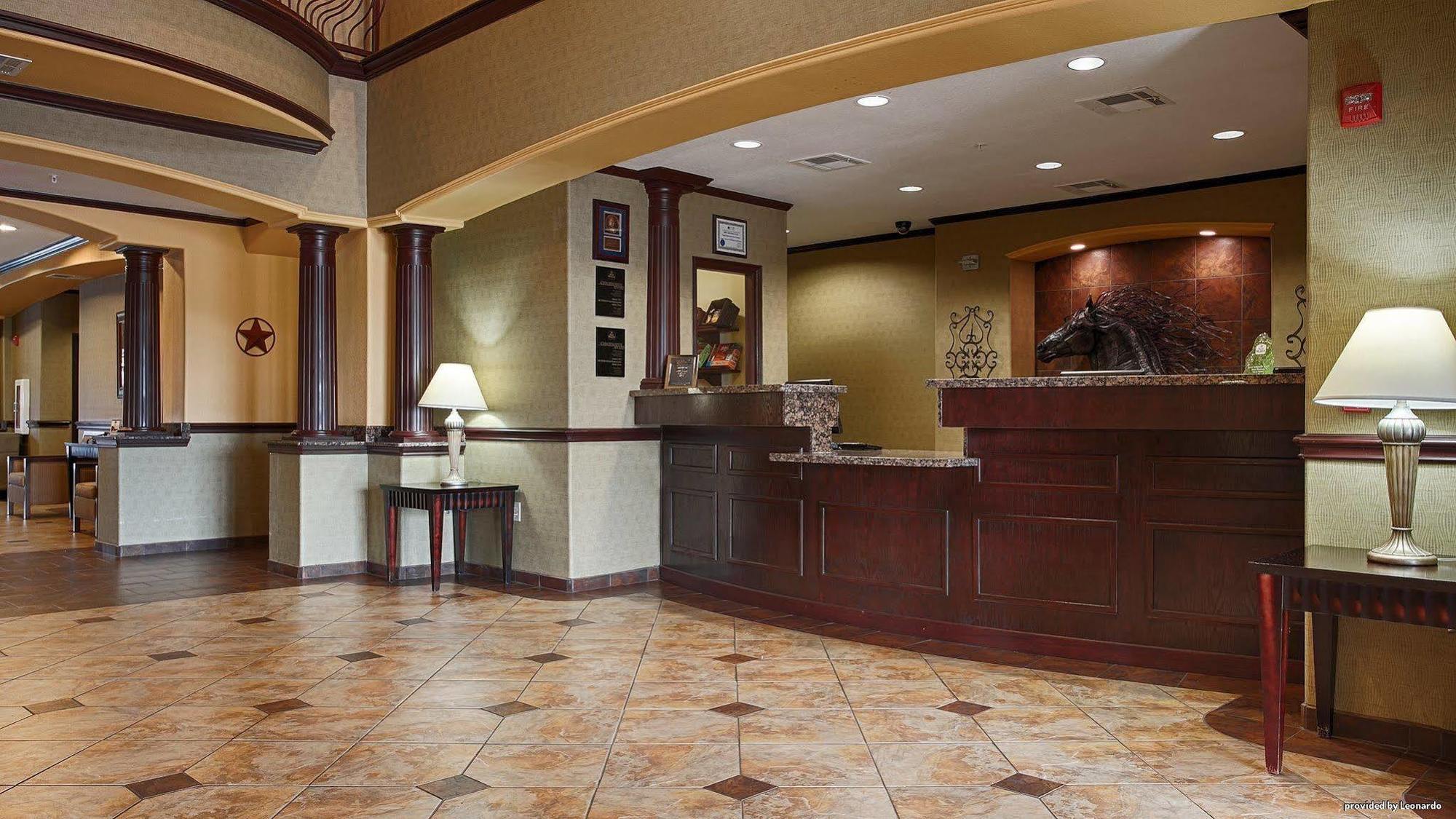 Western Royal Mountain & Hotel Athens